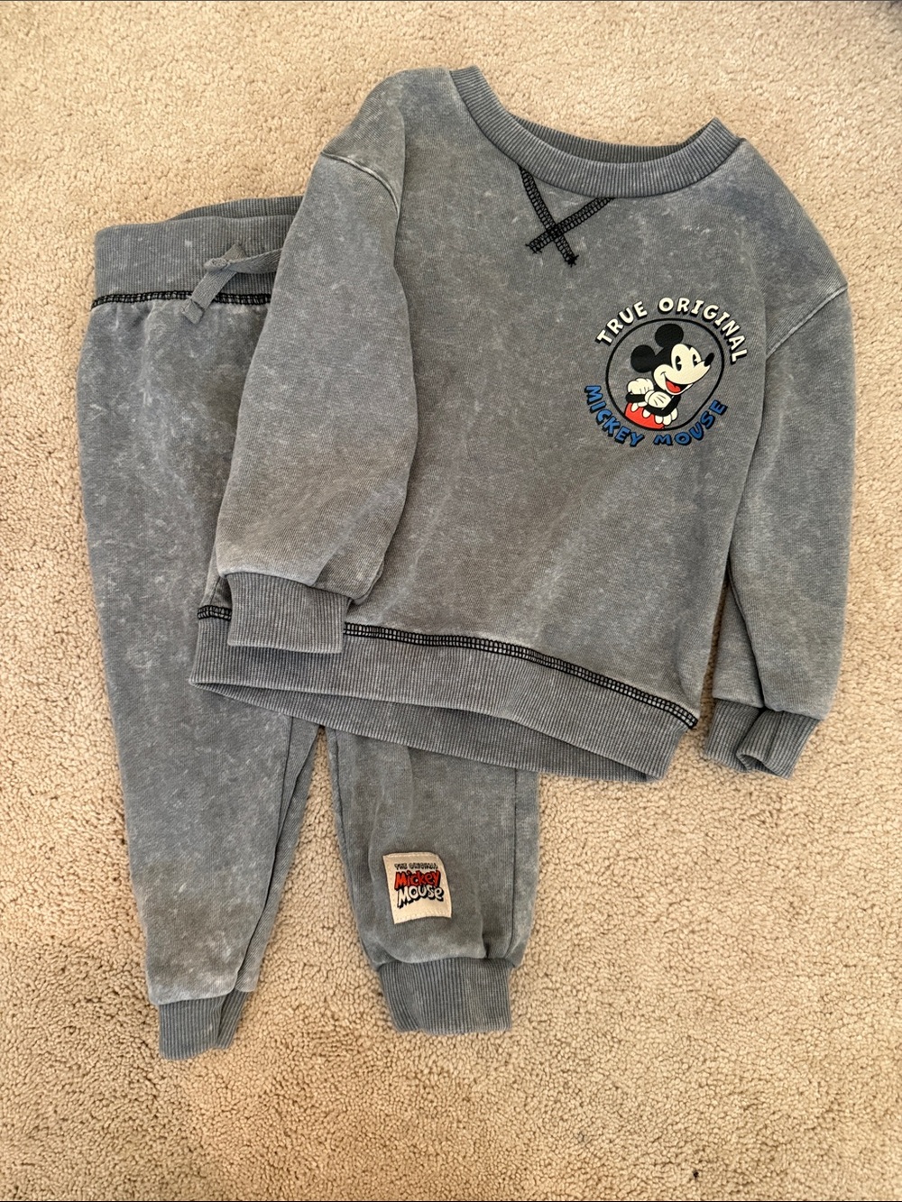 Disney Mickey Mouse 🐭 Sweatsuit